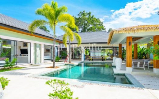 Luxury Balinese Pool Villa Joa